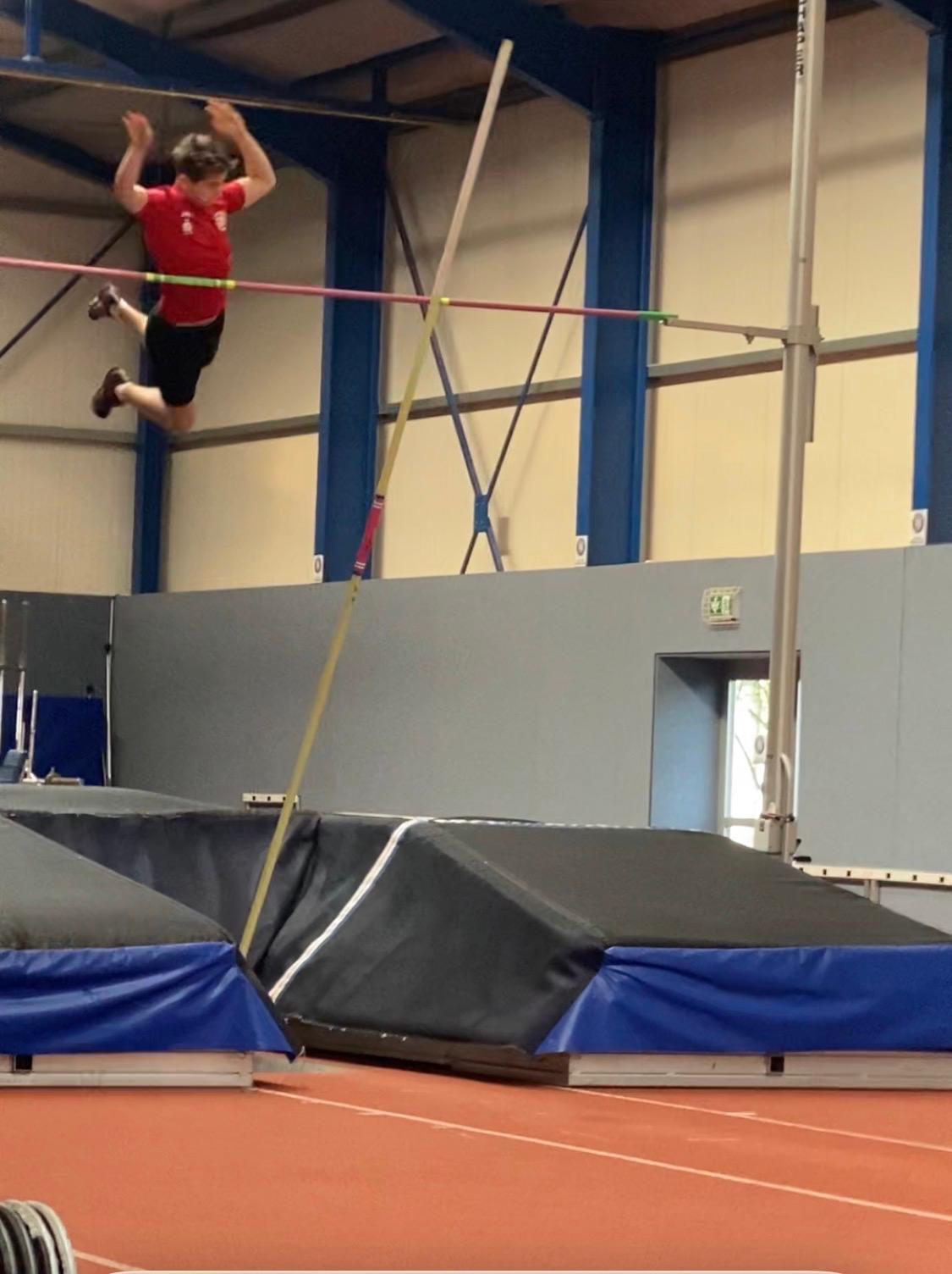 Neue Bestleistung Stabhochsprung